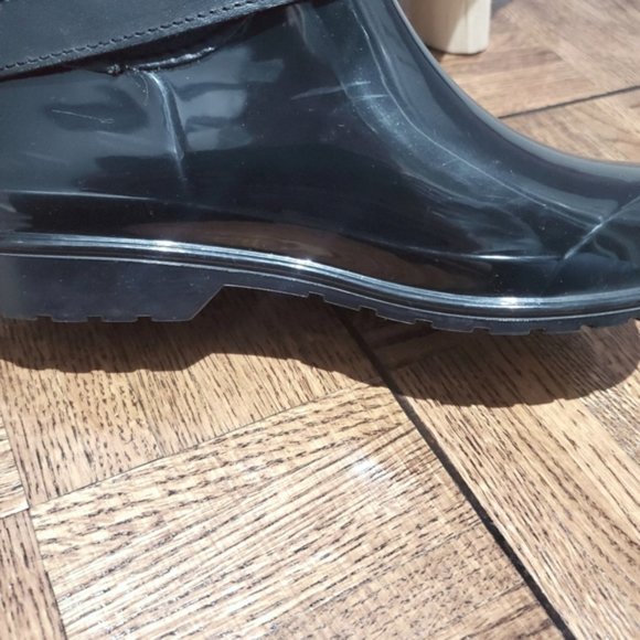 New Michael Kors Quilted Shearling Winter Belted Boots- Size 7- (fits like 8) - Picture 10 of 14